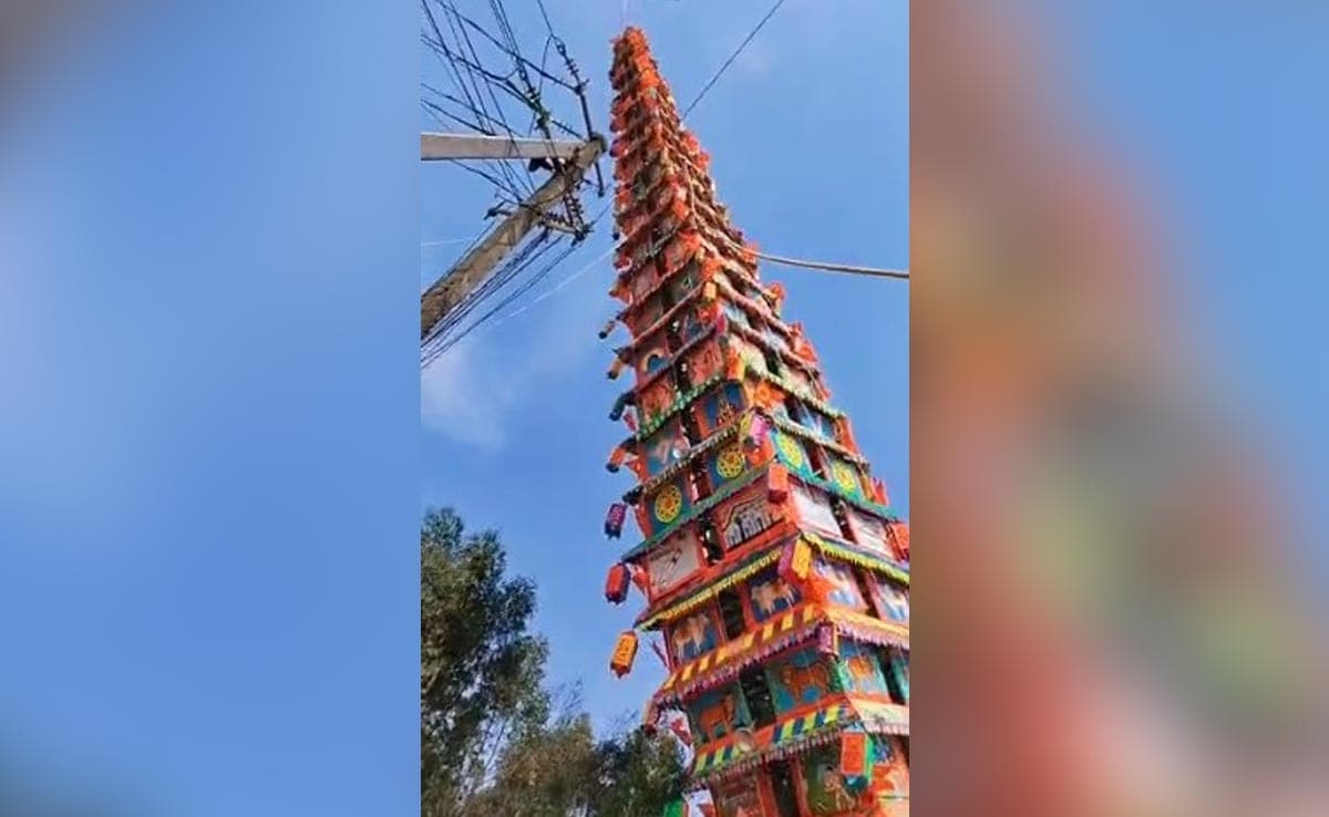 Video: 100-Foot Chariot For Temple Fair Collapses, Narrowly Misses Devotees