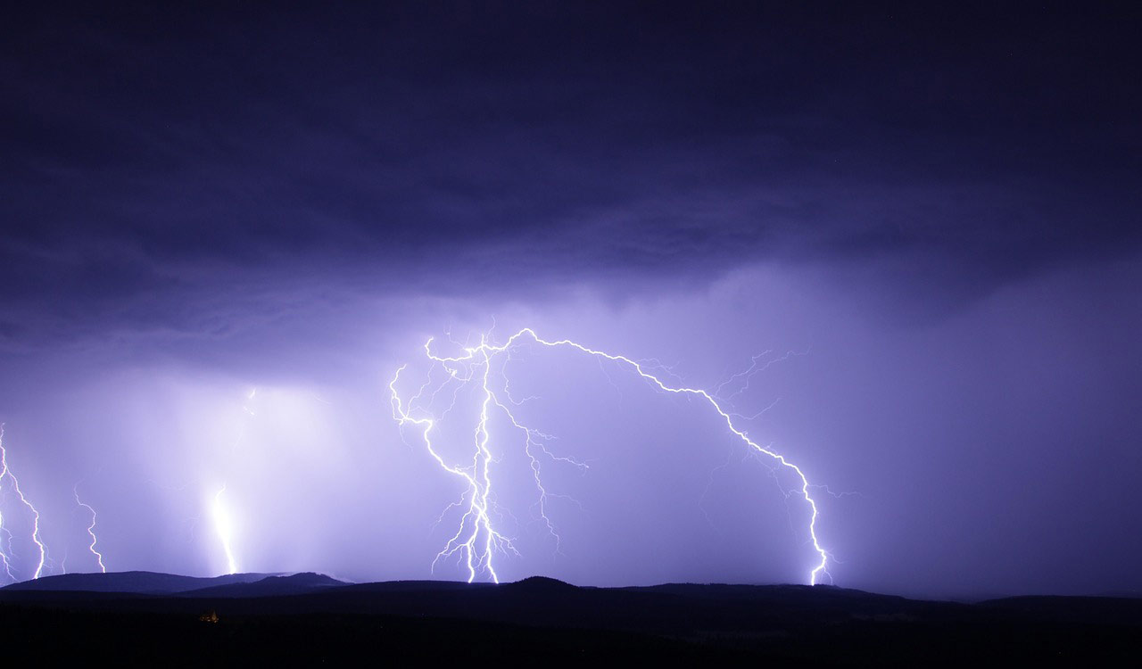 Downpour lashes erstwhile Karimnagar, several low-lying areas inundated 