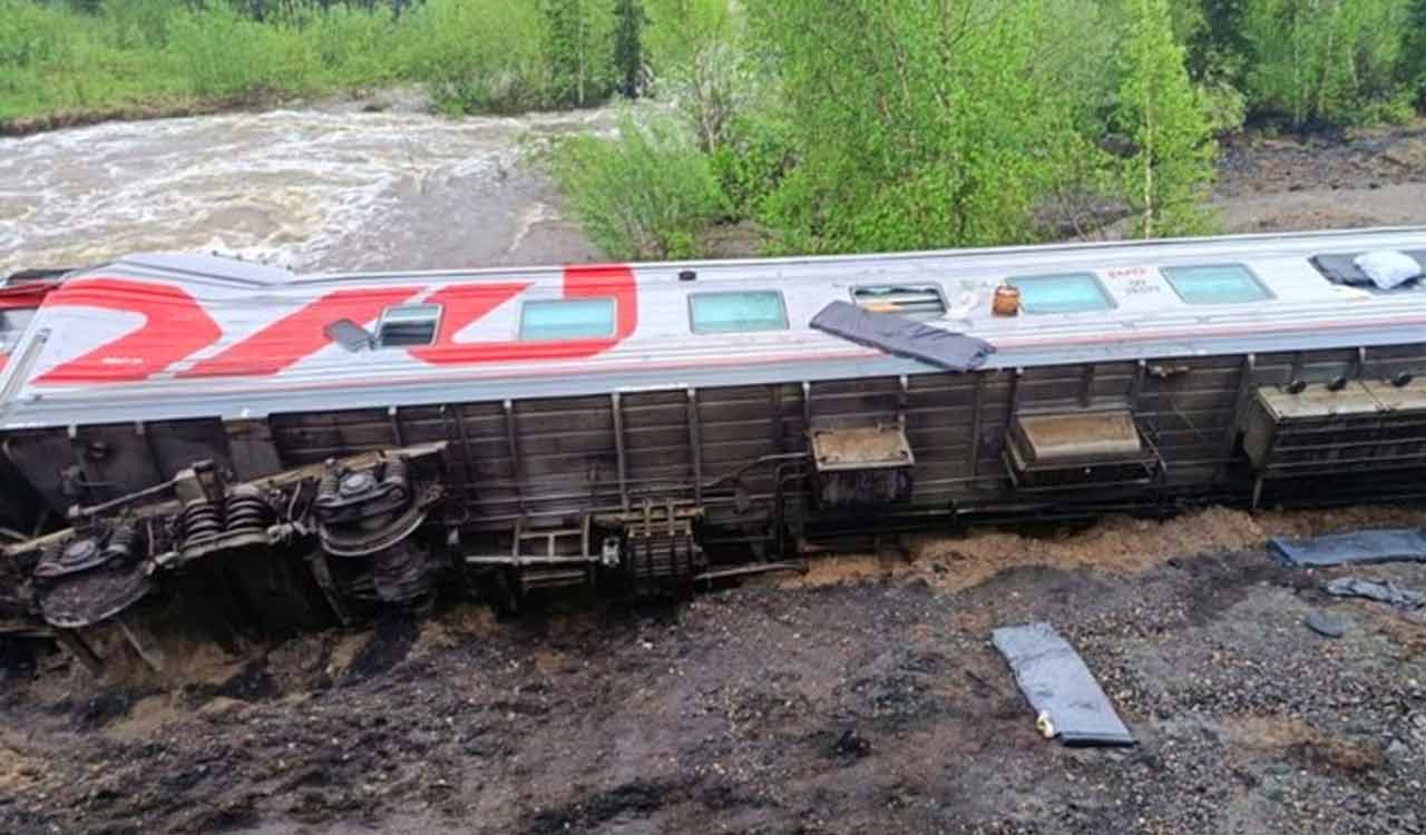 Train derailment in Russia injures 70