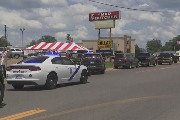 Three deaths, 10 injured in Arkansas grocery store shooting