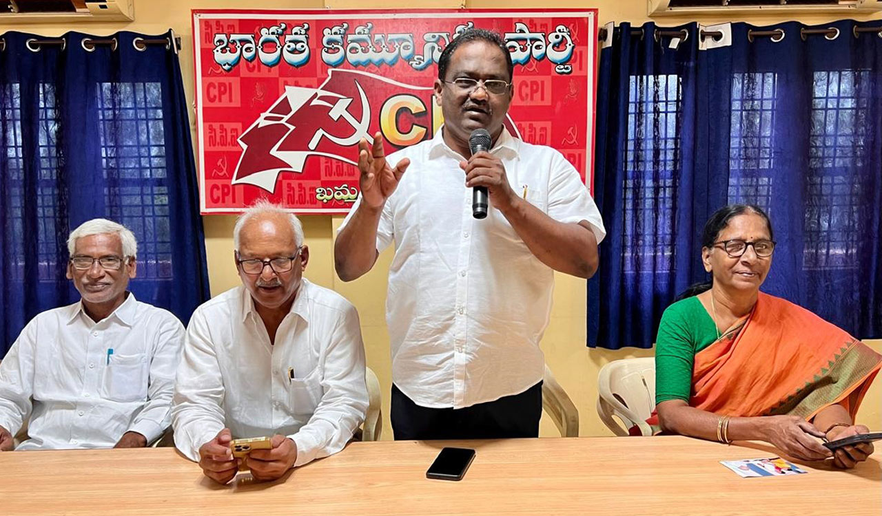 CPI demands compensation to families of dengue victims in Khammam