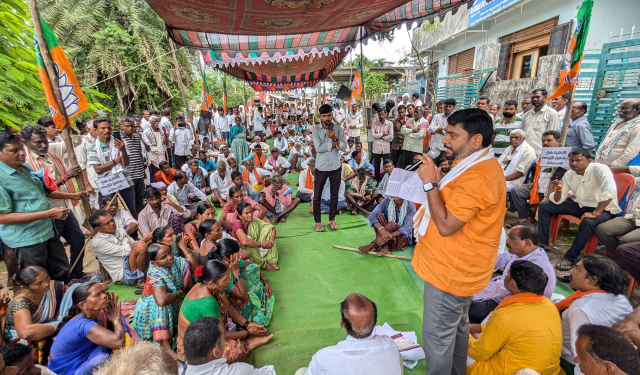 Govt cheated farmers by waiving crop loans to a minor portion: Harish Babu