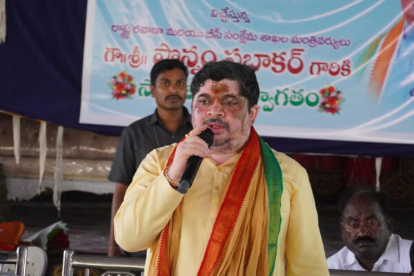 Ponnam promises agencies on lines of  HYDRAA in all districts of Telangana