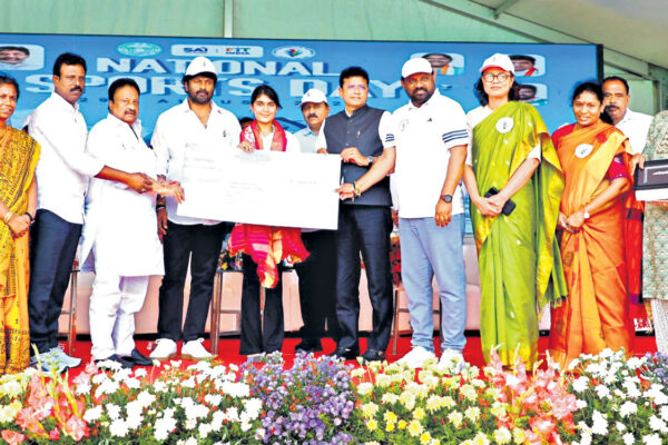 Sports Authority of Telangana honour Esha, Nikhat