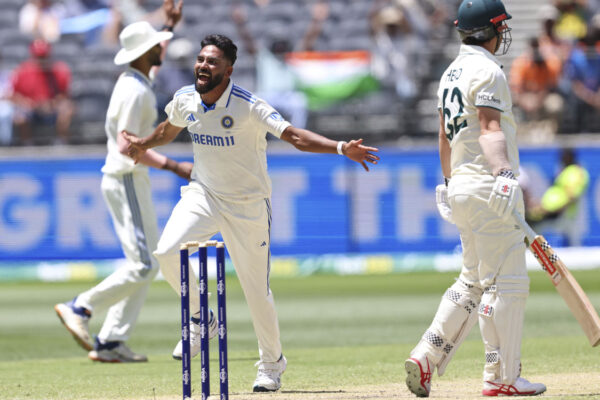 India on verge of crushing victory over Australia, hosts struggle at 104-5