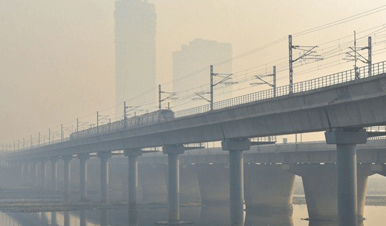 Delhi-NCR continues to breathe in ‘very poor’ quality air