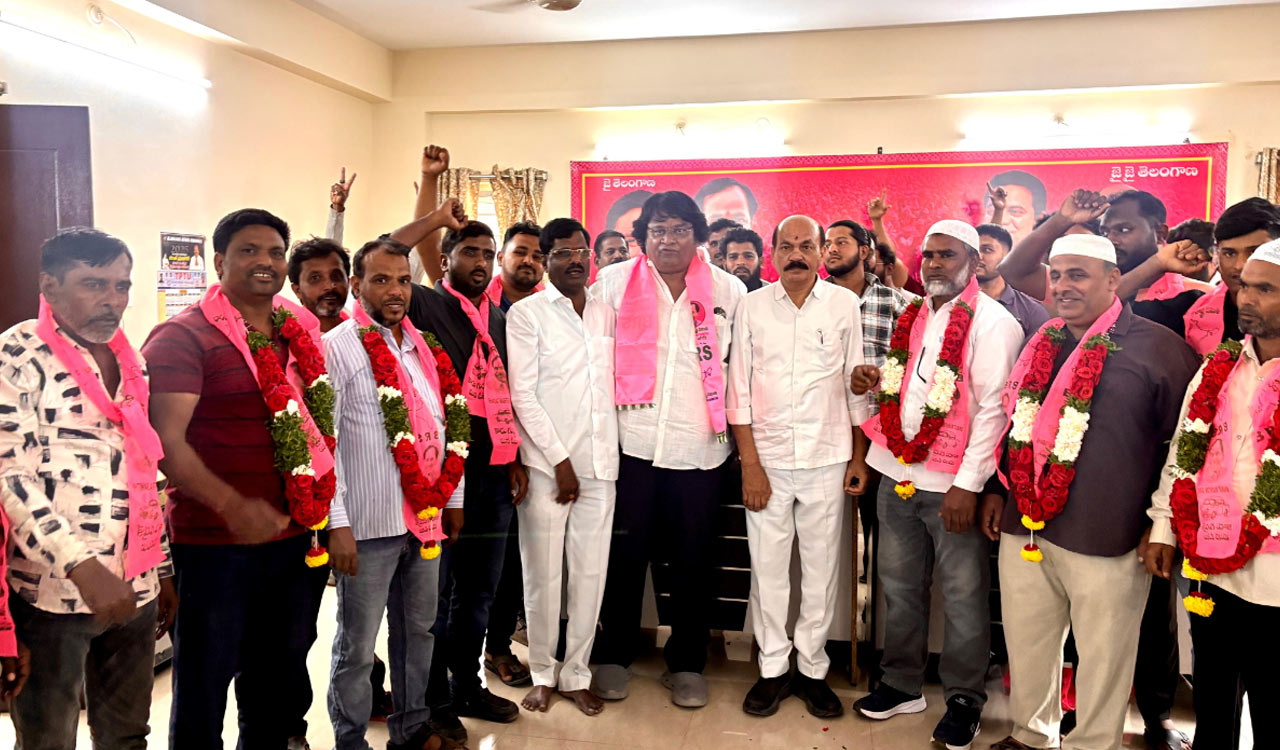 AIMIM leaders join BRS ahead of Sangareddy municipal polls