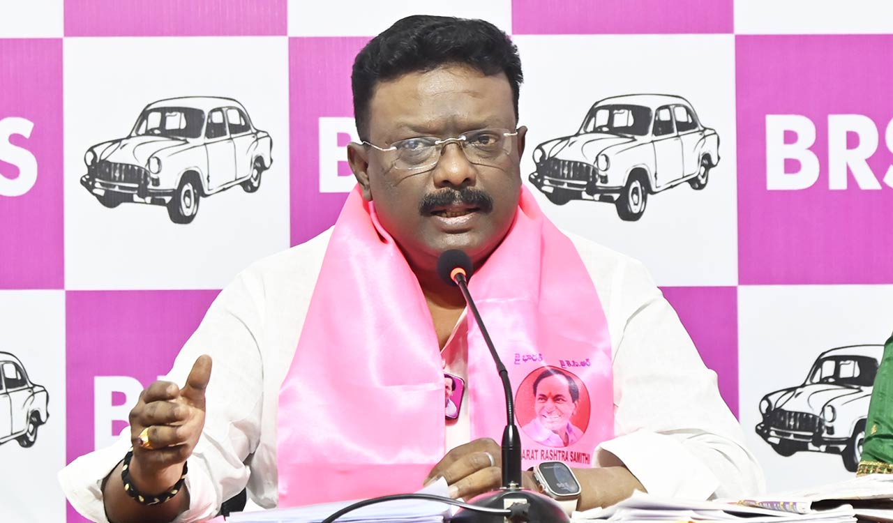 BRS approaches Human Rights Commission on ‘Bulldozer Raj’ against Dalits in Warangal