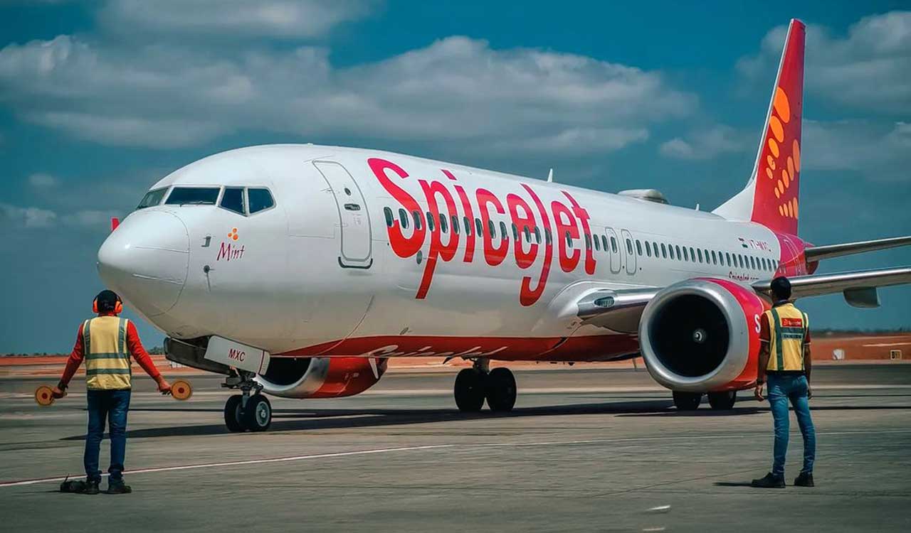 Leh-bound SpiceJet plane faces engine issue
