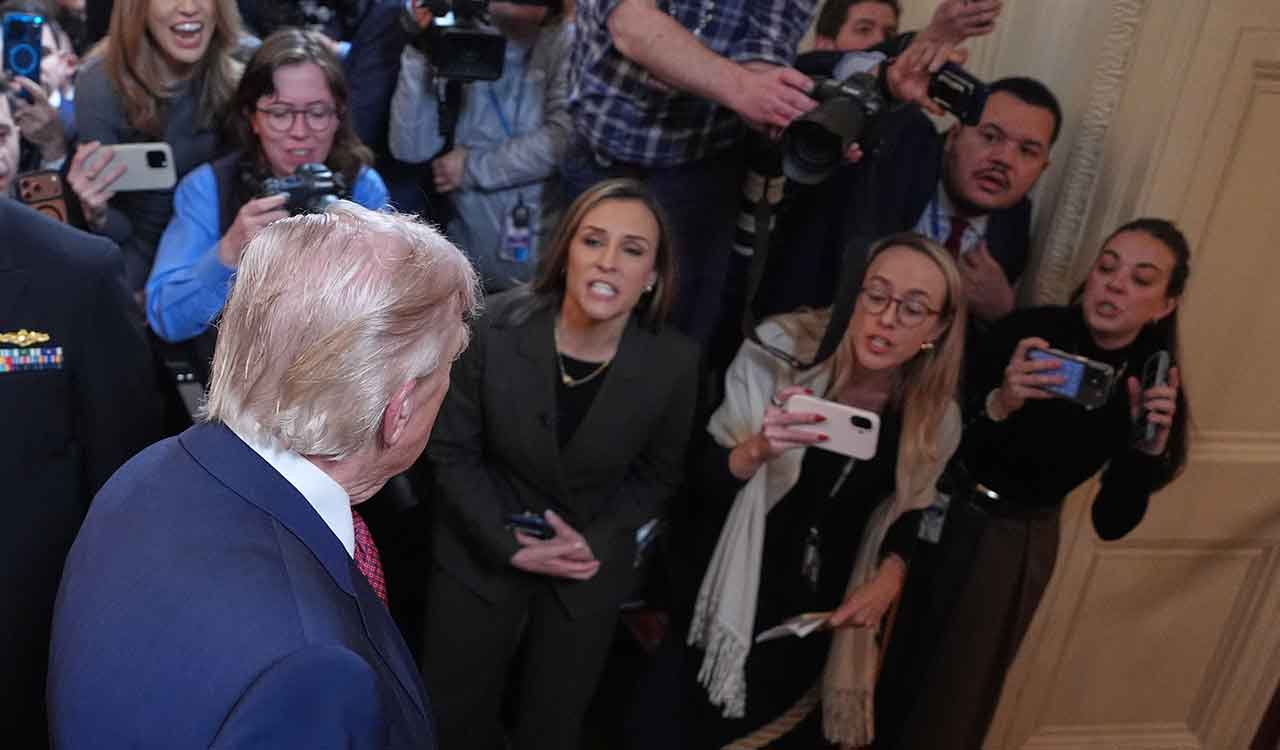 US prepares to send second aircraft carrier to Middle East