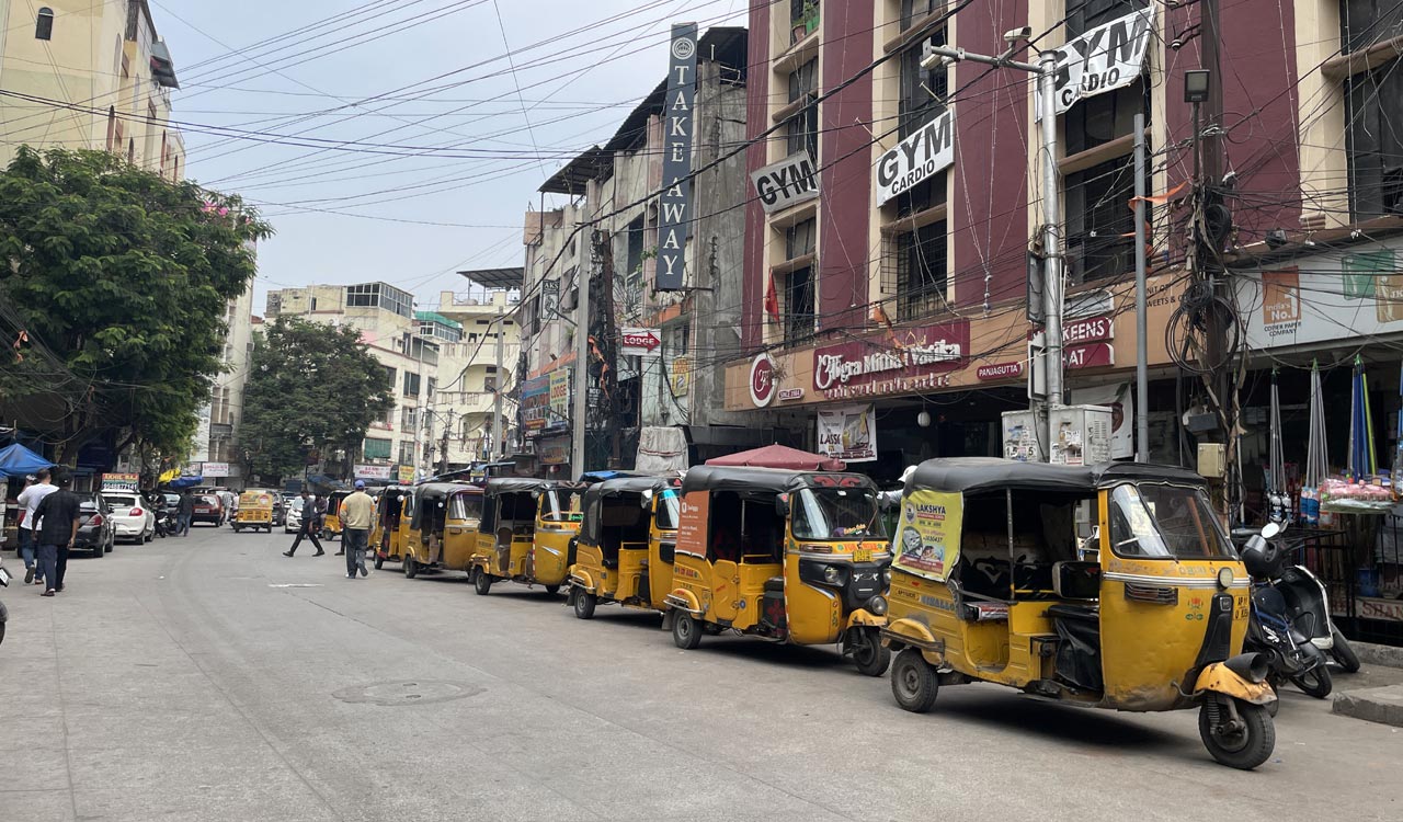 Middle East crisis triggers Auto LPG shortage in Telangana; one lakh drivers hit