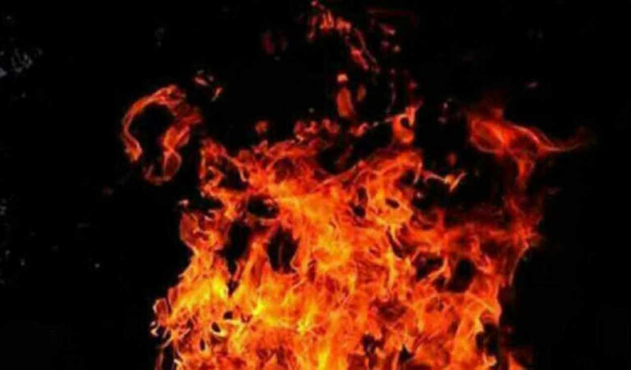 Fire at Somajiguda liquor outlet; property gutted, no casualties