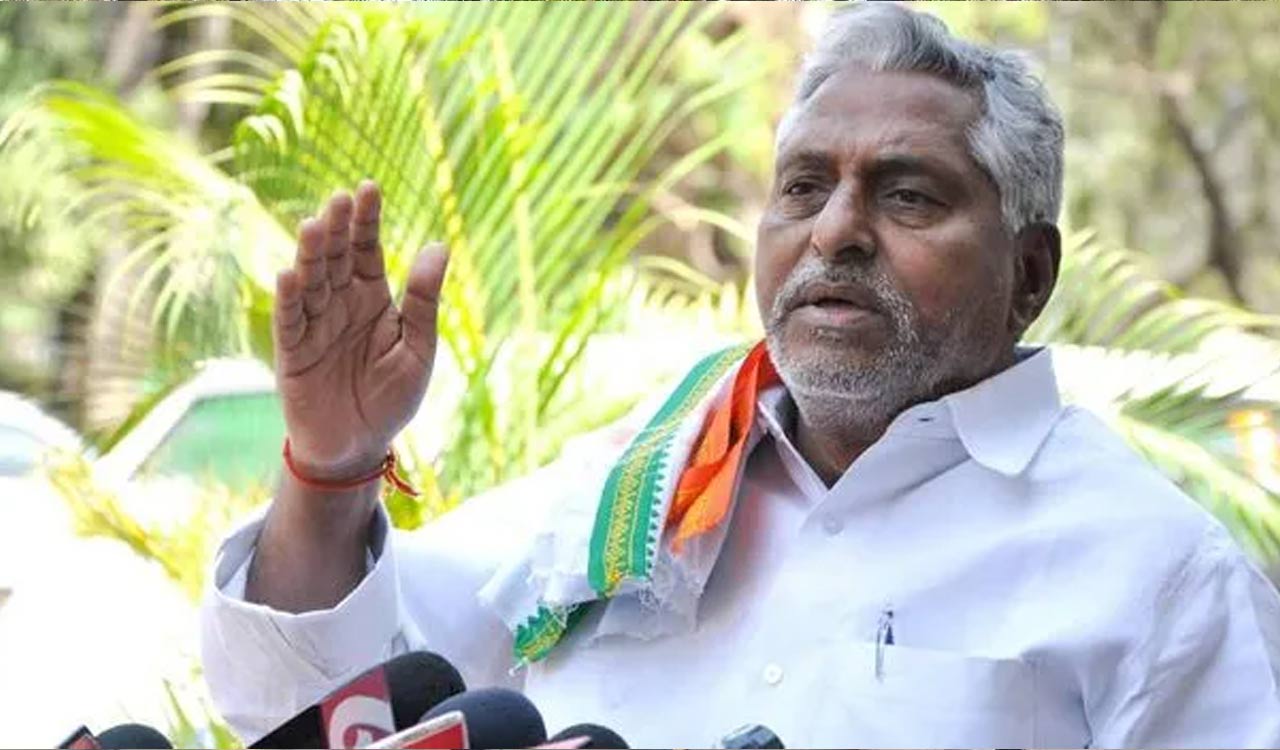 TPCC chief meets Jeevan Reddy in Jagtial