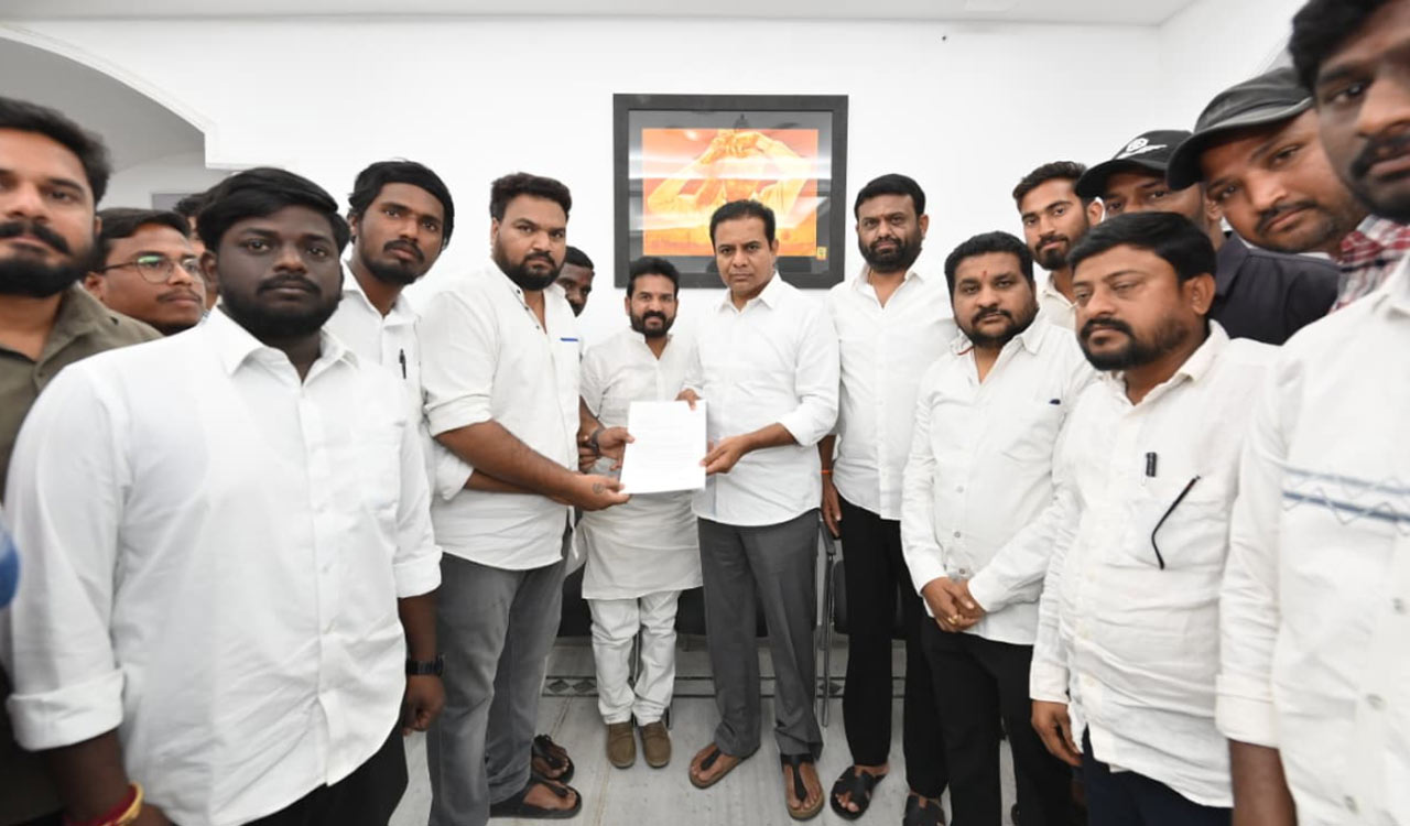 Licensed surveyors meet KTR, complain of no work or salary