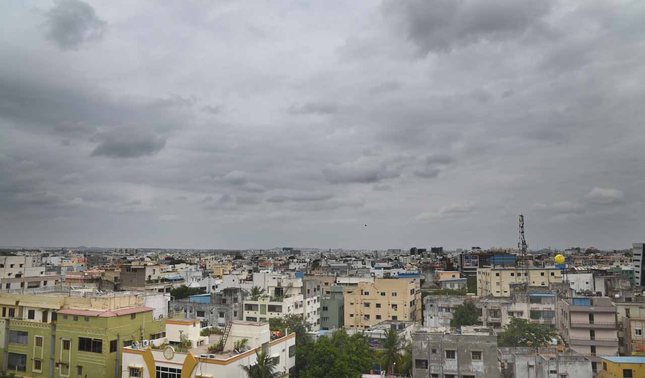 IMD forecasts thunderstorms and gusty winds across Telangana