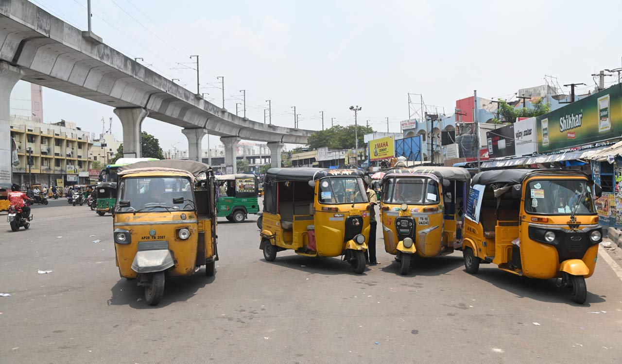 Auto earnings dip as TGSRTC strike ends in Hyderabad