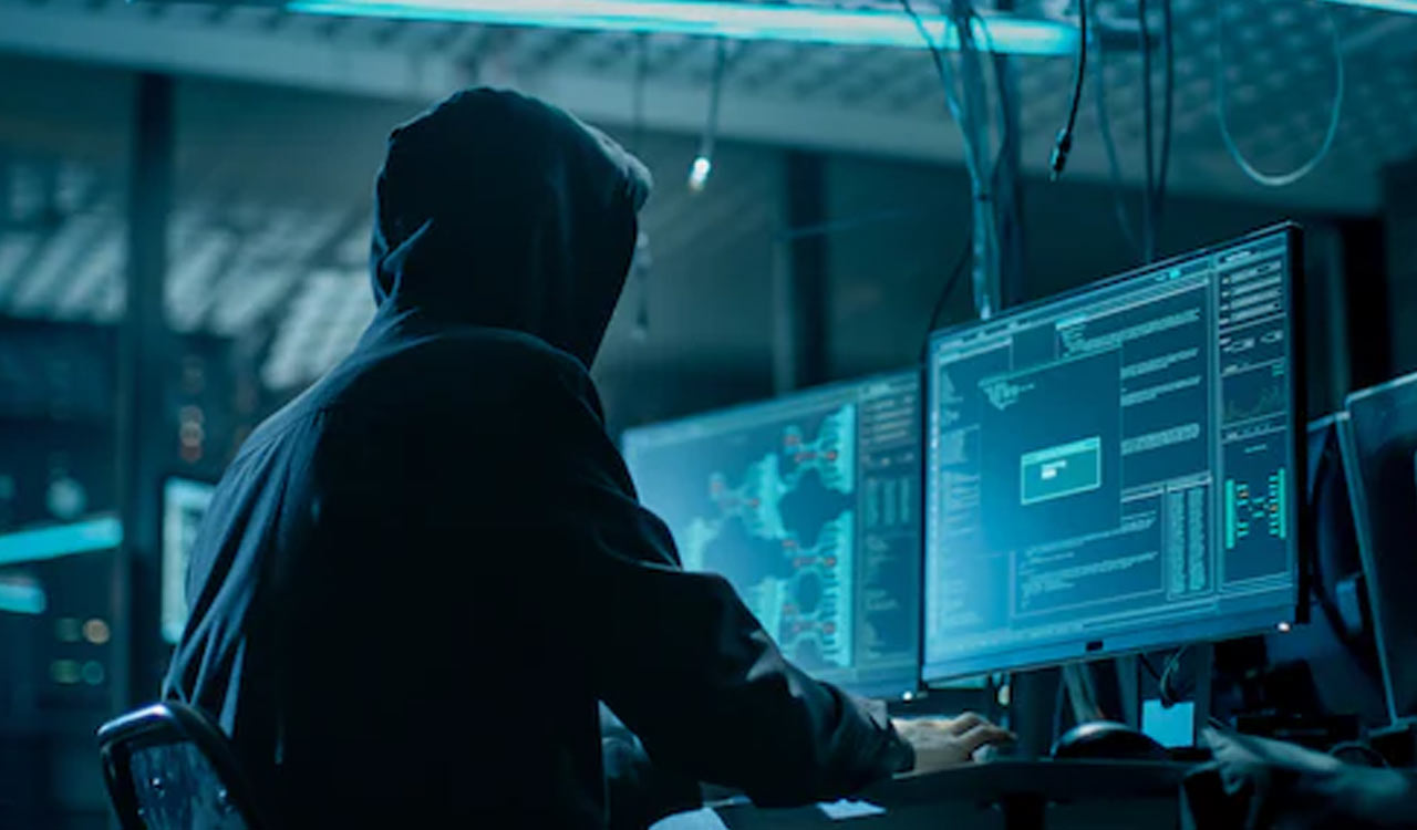 Delhi Police busts Rs 300 crore cyber fraud syndicate, 11 arrested