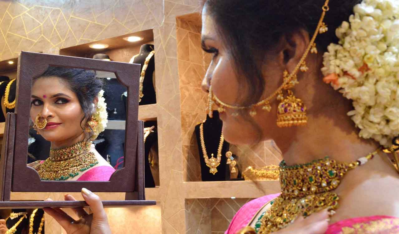 Gold, silver surge up to 6 pc despite Trump ceasefire plan