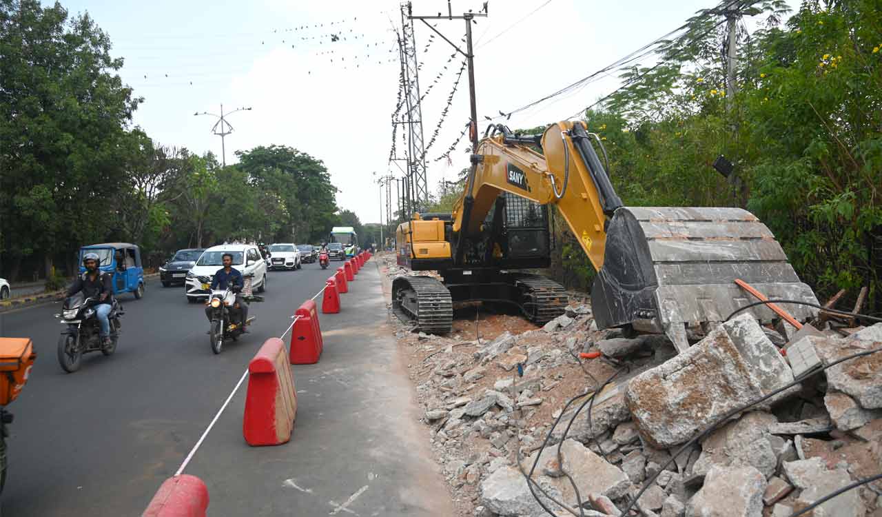 Hyderabad: Excavation works near KBR Park trigger traffic jams; officials push for faster progress