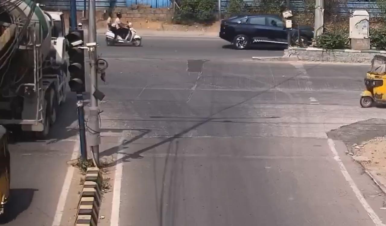 Hyderabad: IIIT Junction flyover works cause major traffic diversions