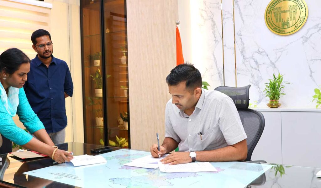 Colactor Prateek Jain assumes charge as Sangareddy Collector in IAS reshuffle