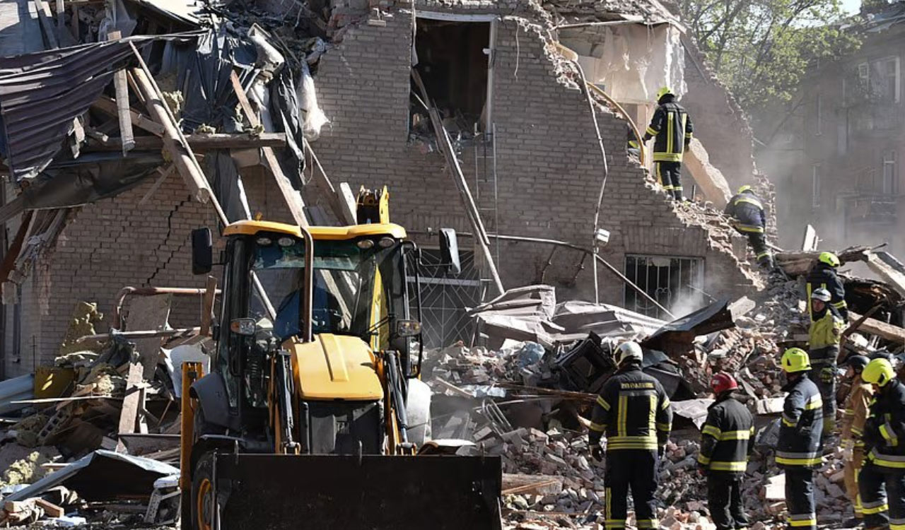 At least 16 dead in fresh strikes across Ukraine and Russia as Chernobyl anniversary raises alarm