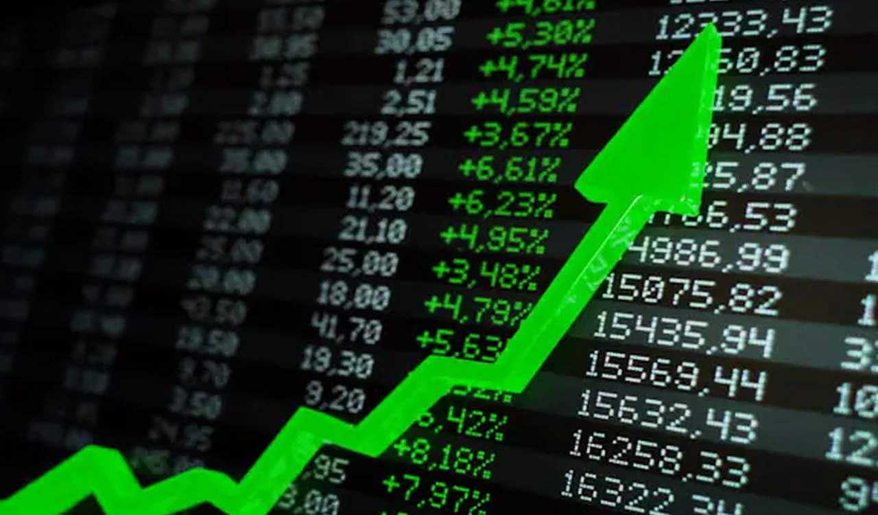 Sensex, Nifty extend gains for second day led by IT stocks