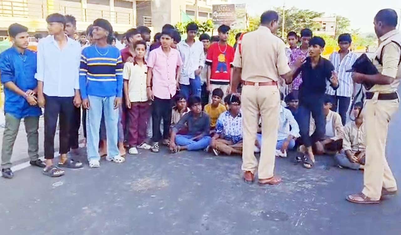 Tribal Welfare School students protest accusing principal of harassment in Medak