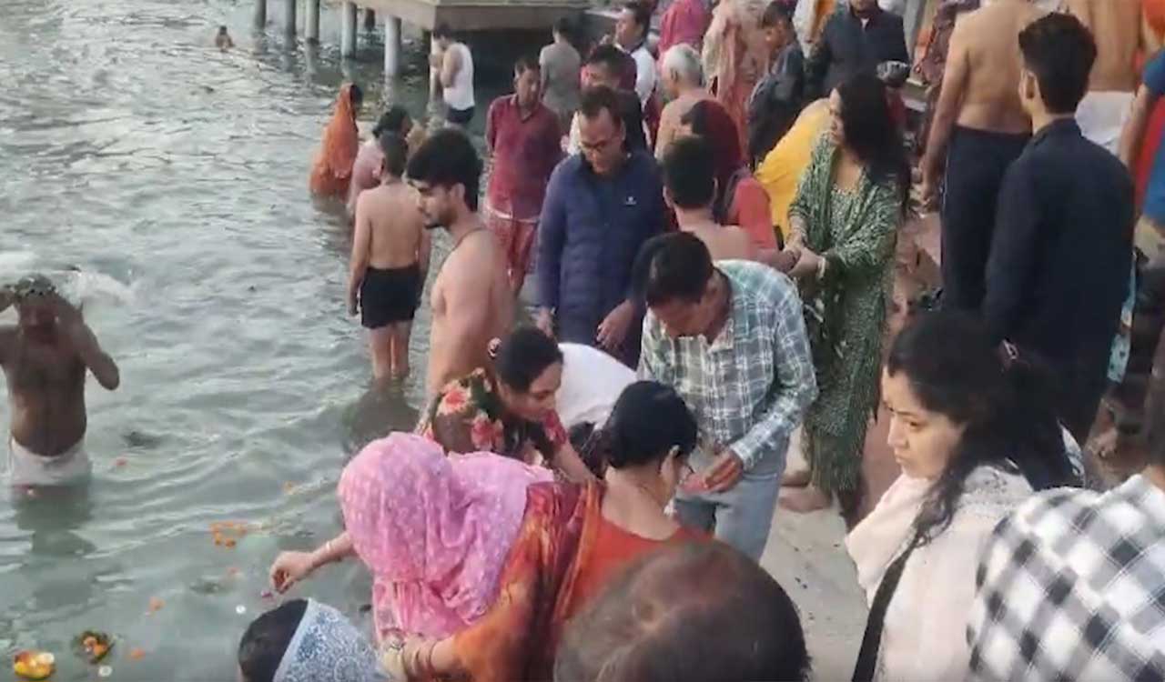 ‘Baisakhi Snan’ draws massive crowds to Ganga ghats in Haridwar