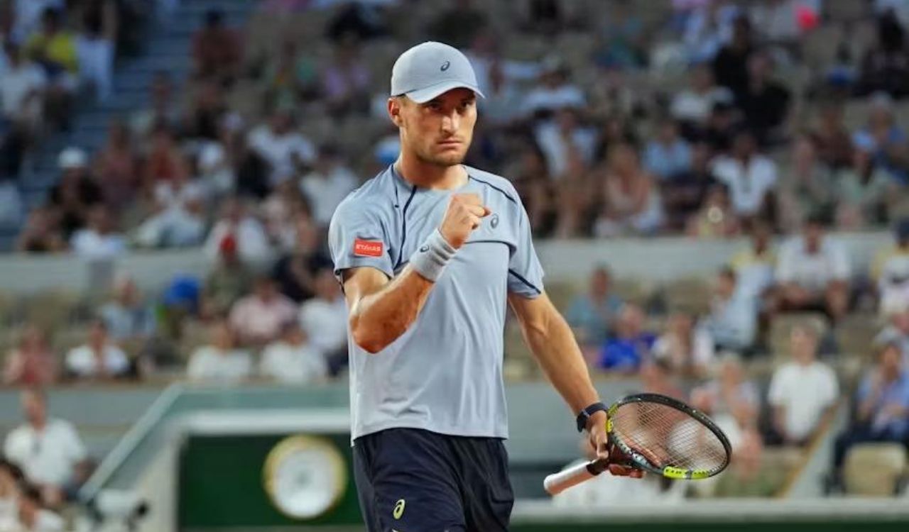 Upset trend continues at Roland Garros as Collignon stuns Shelton