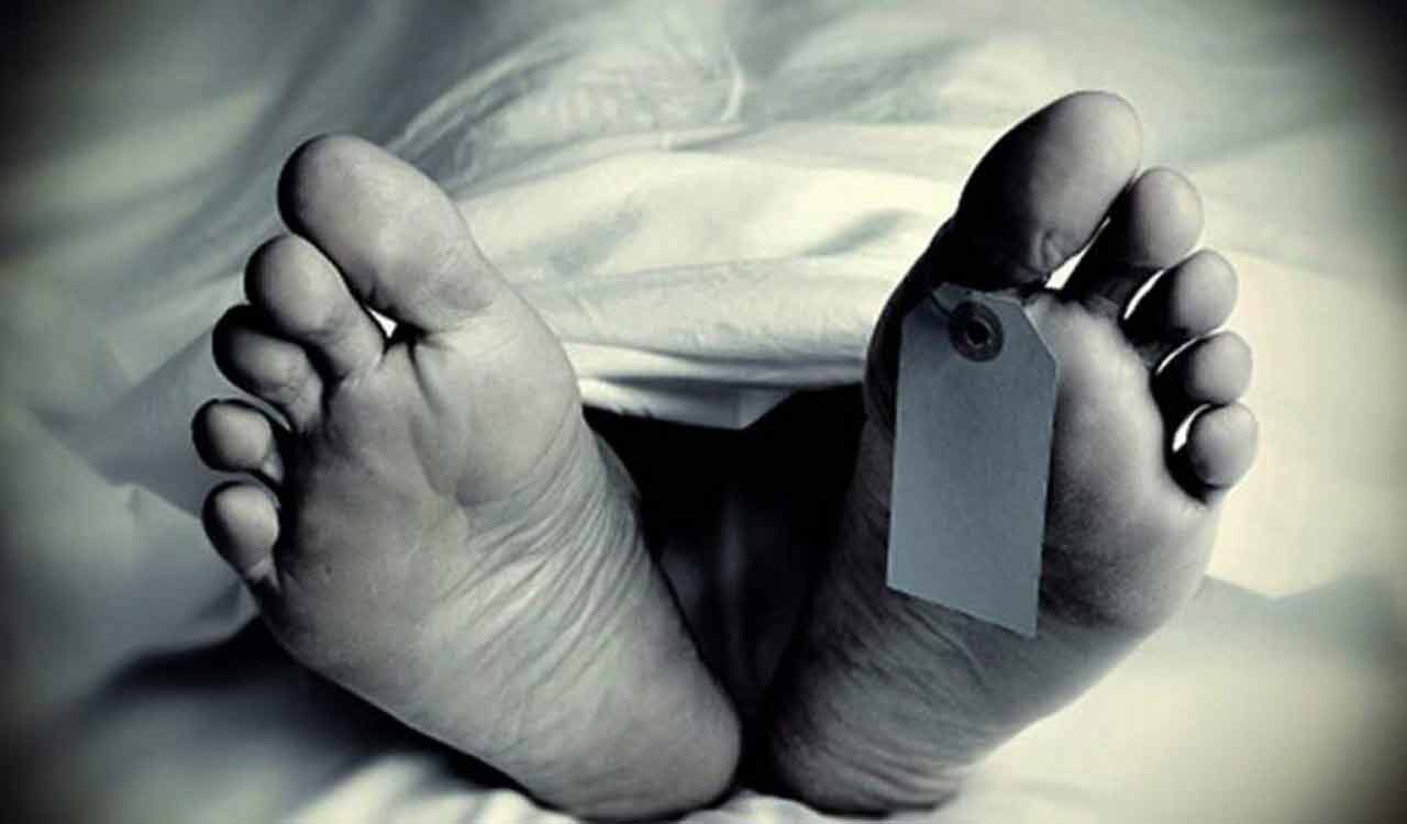 Hyderabad: Unidentified man found hanging near Salar Jung Museum