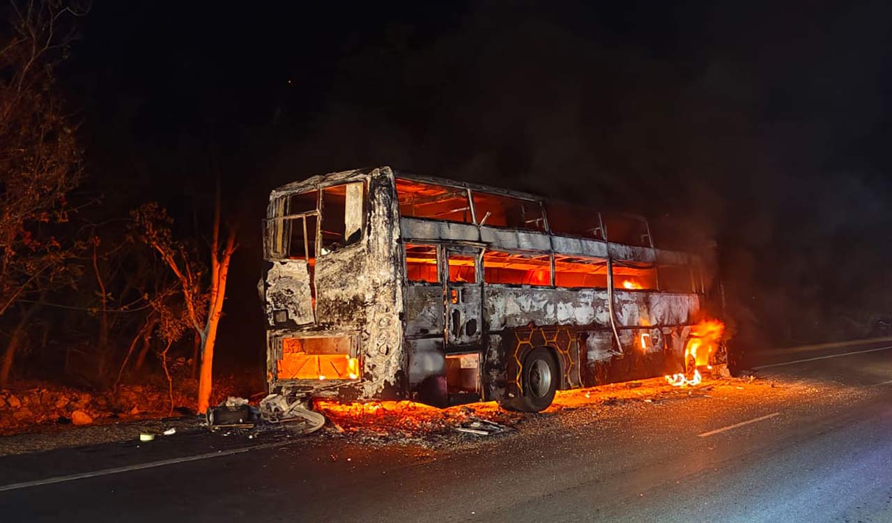 Hyderabad–Kakinada bus catches fire in Nalgonda, 36 passengers escape unhurt
