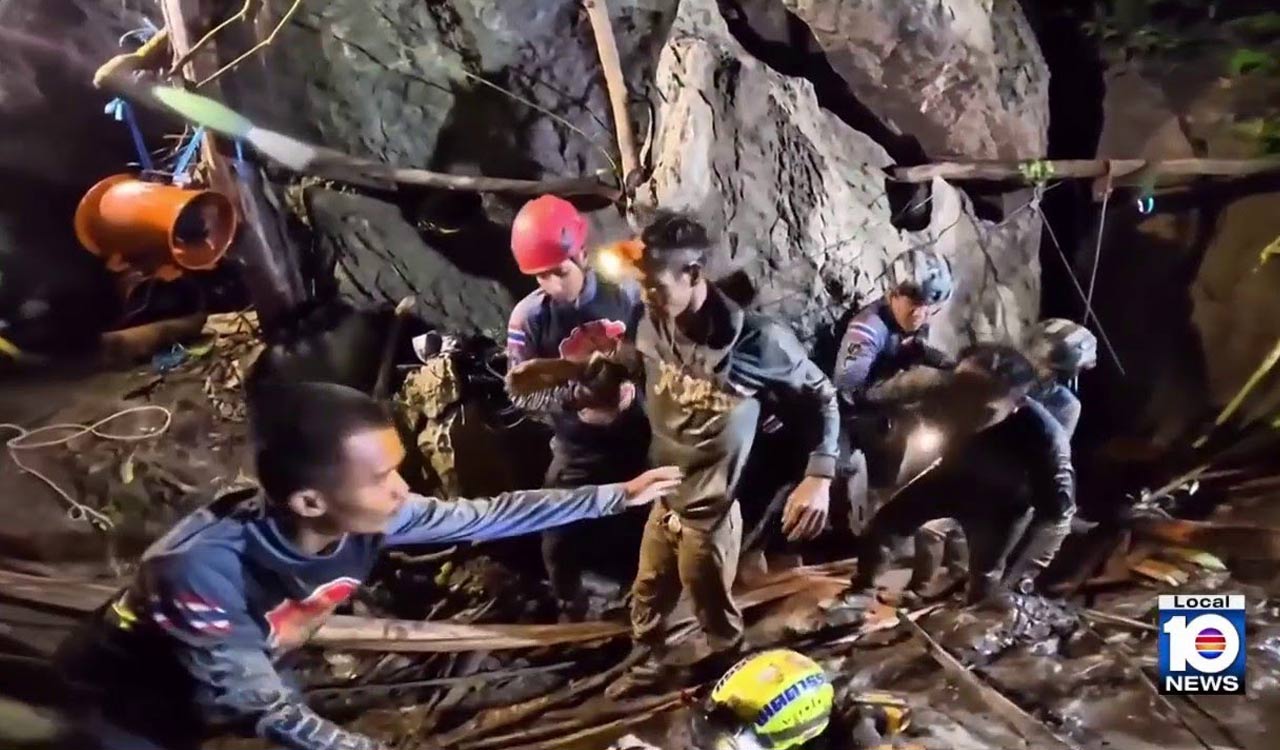 Heavy rains threaten to delay search for 2 people missing in Laos cave  