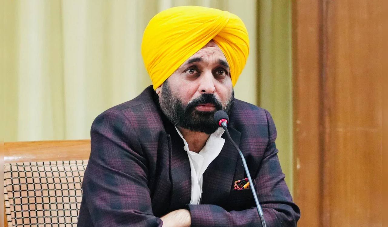 Punjab CM Mann meets President Murmu, seeks cancellation of membership of 6 RS members