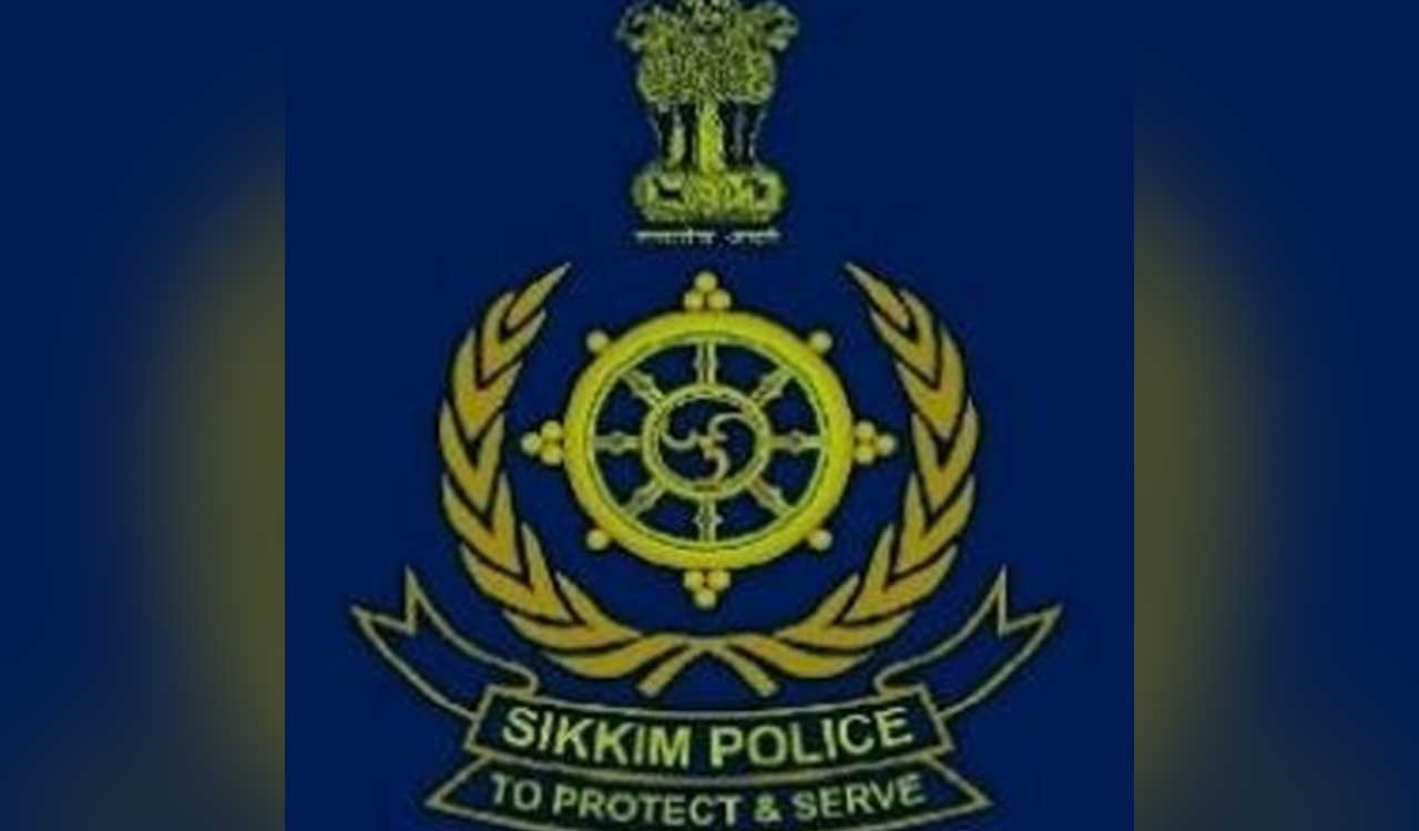 Prez Murmu confers President”s Police Colour upon Sikkim Police