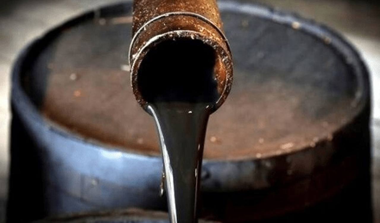 Crude oil futures rise amid US-Iran tensions and supply concerns