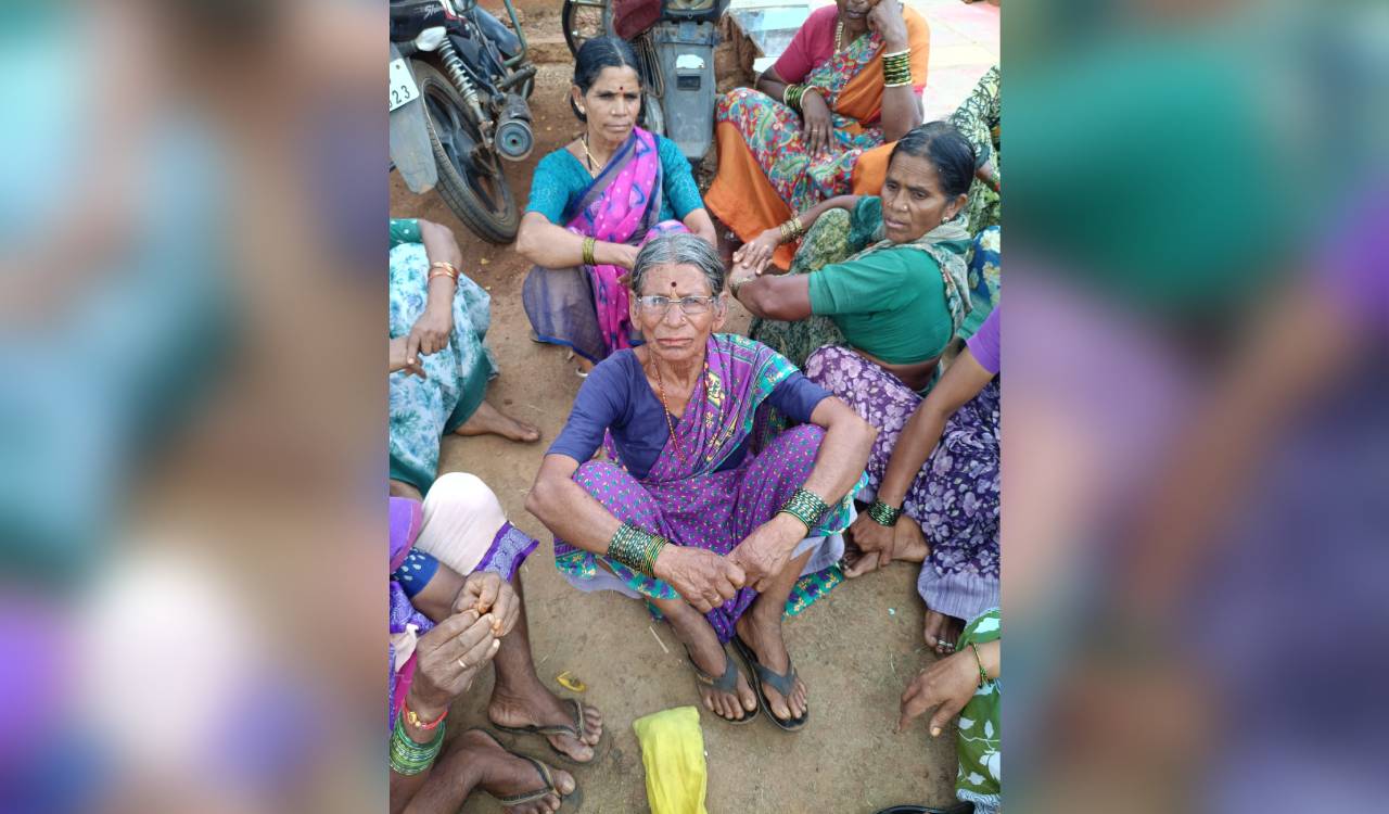 Women stage protest at police station as SI refuses to take complaint in Jharsangam