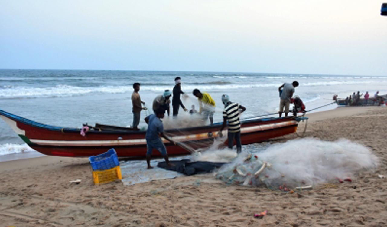 Over one lakh fishermen return to sea after 61-day break