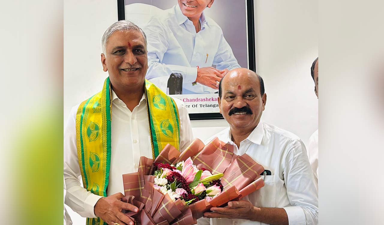 KT Rama Rao greets Harish Rao on his birthday