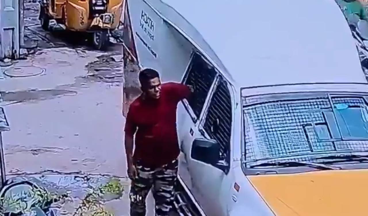 Driver, two sons suspected in Rs. 17 lakh ATM cash van theft in Hyderabad