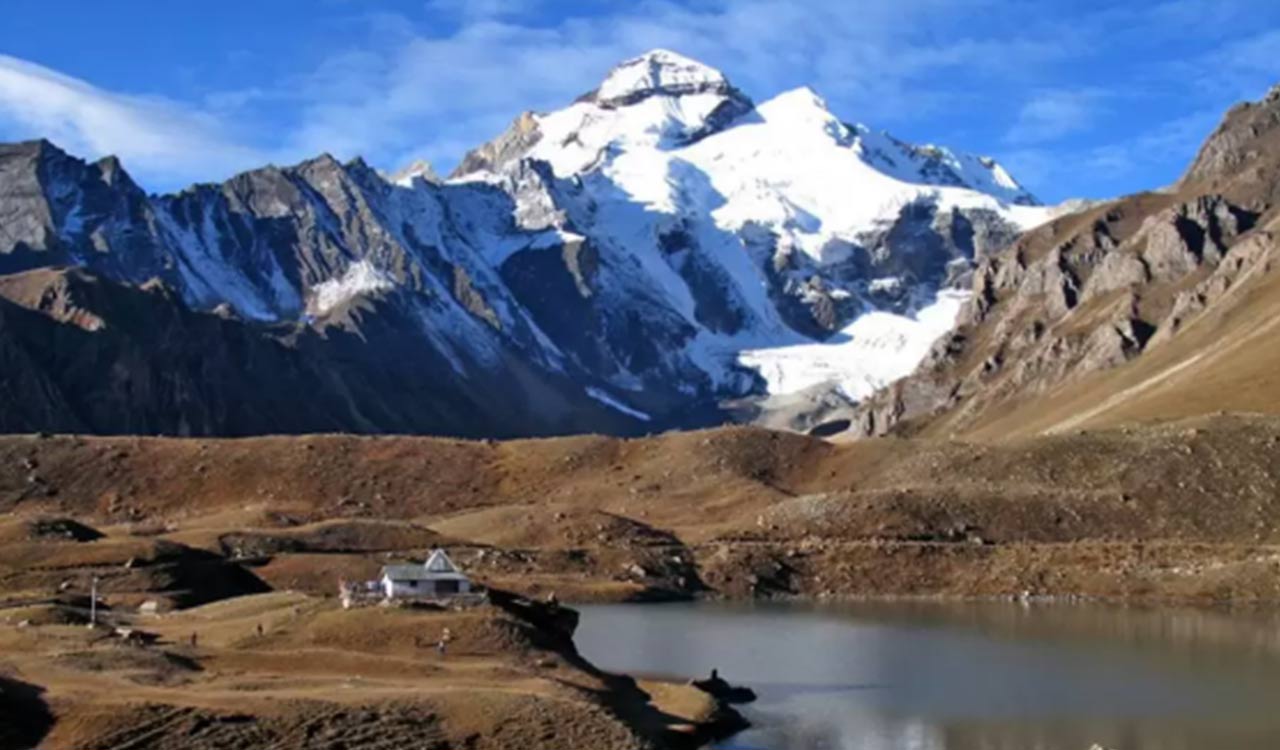 First batch of Kailash Mansarovar Yatra pilgrims arrive in Gangtok