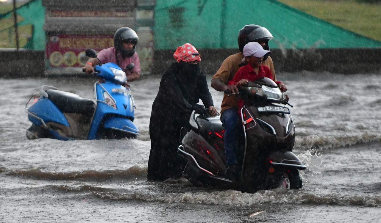 Rains damage houses, disrupt power in Asifabad, Mancherial