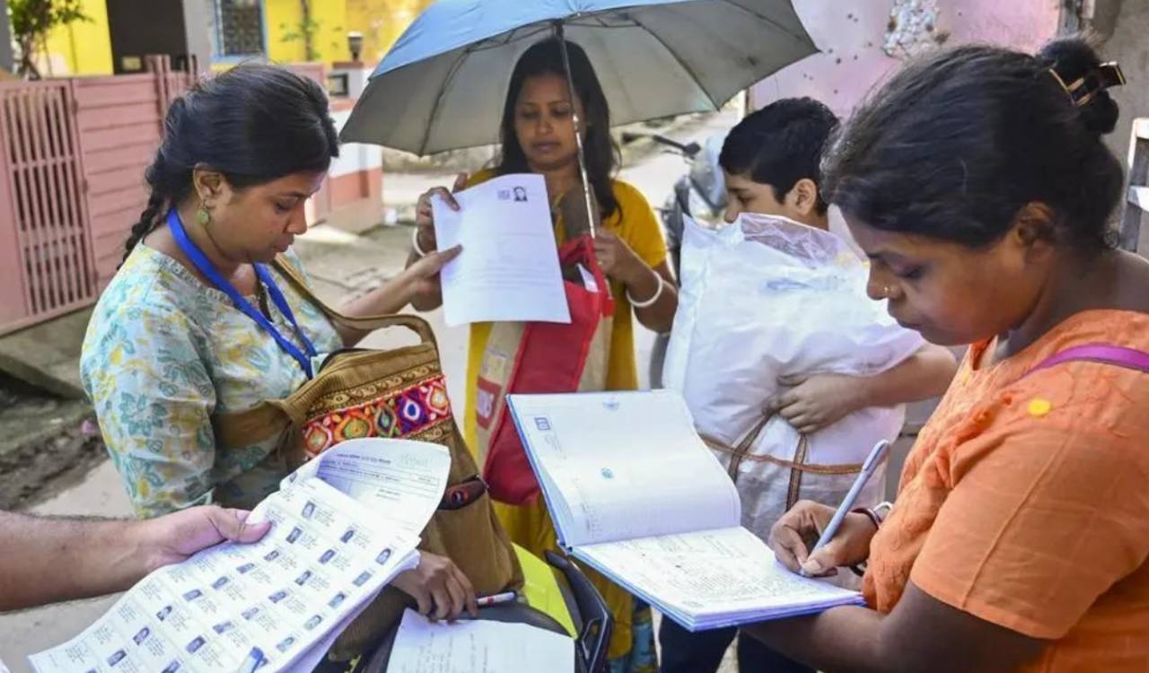KTR urges BRS cadres to stay vigilant during SIR exercise in Telangana
