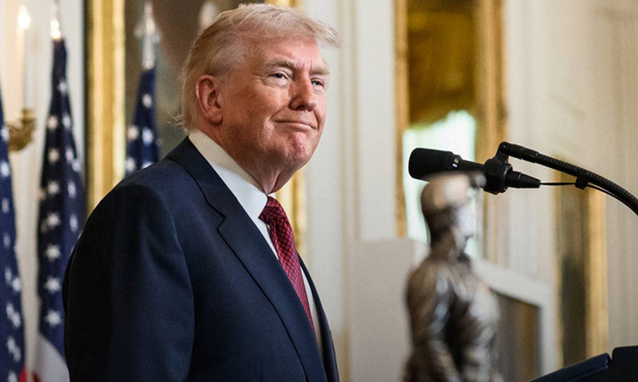 Trump claims Iran peace deal to be signed on Sunday, Strait of Hormuz to reopen
