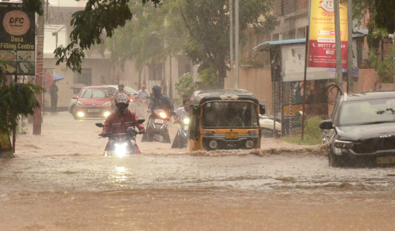 Old City residents demand action on monsoon waterlogging, traffic congestion
