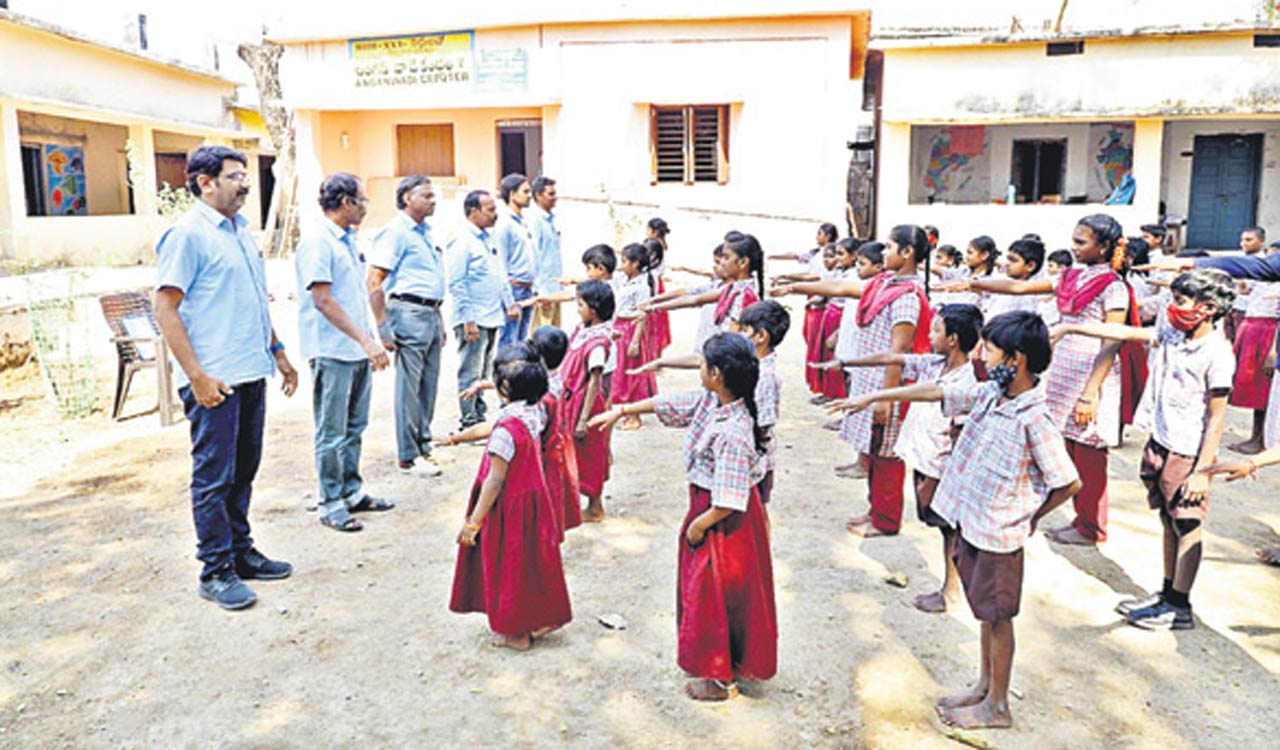 Uniform supply likely delay to hit Telangana government schools