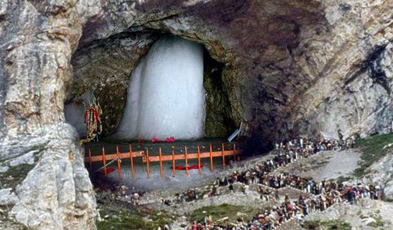 Second batch of Amarnath pilgrims leaves Jammu under tight security