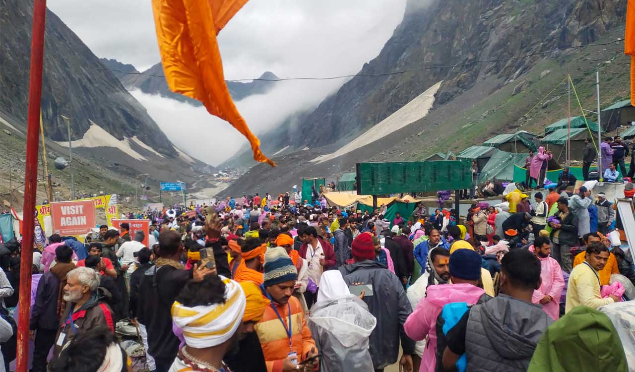 J&K administration asks Amarnath pilgrims to travel only on registered date