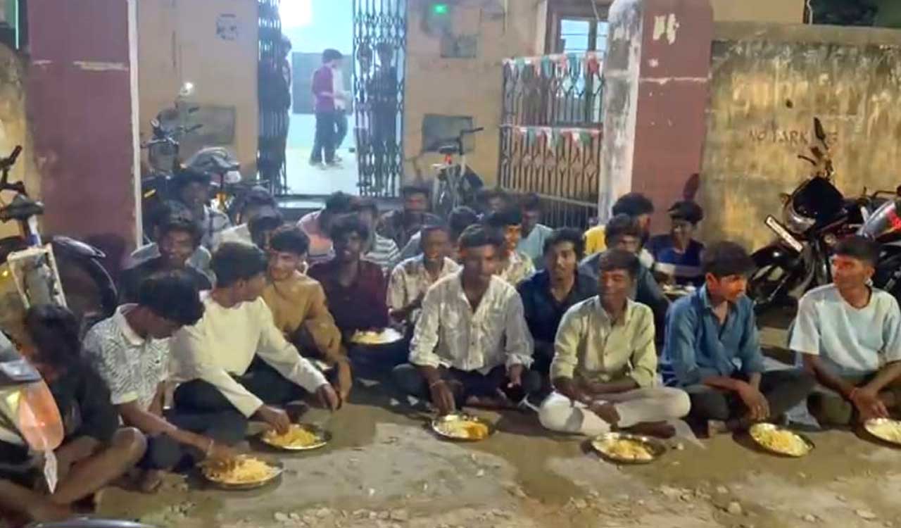 BRS cadres express concern over poor quality food at minority residential school in Chennur