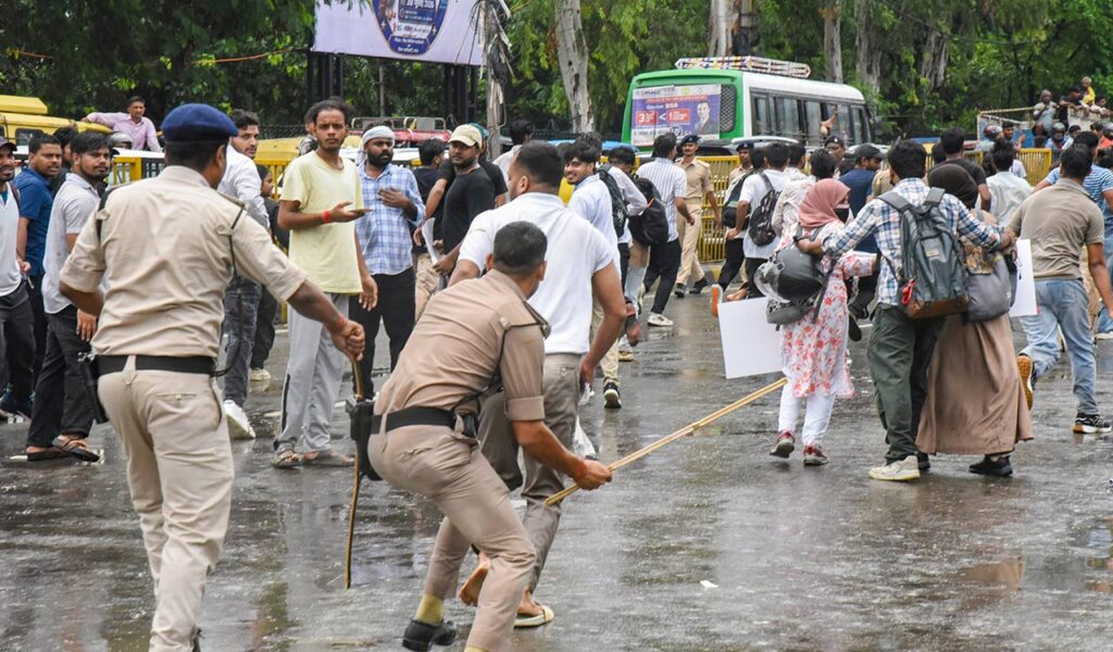 Bihar Assembly witnesses uproar over Patna students’ stir, police lathi ...